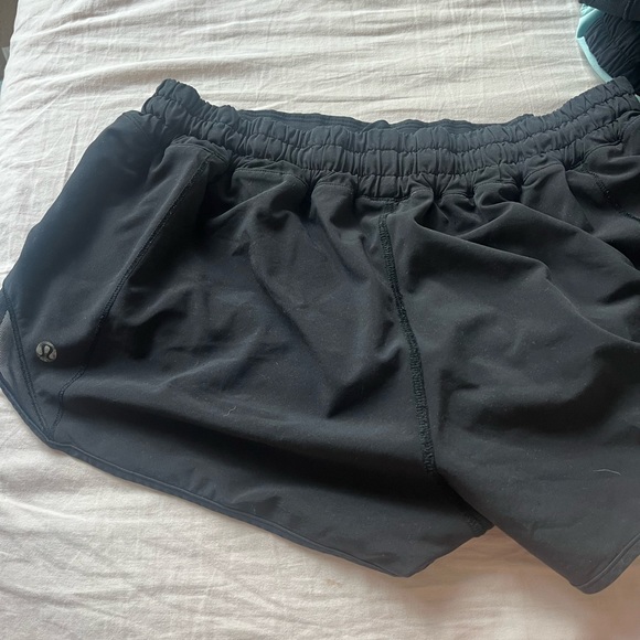 COPY - black lululemon hotty hots 2.5 inch LR - Picture 3 of 3